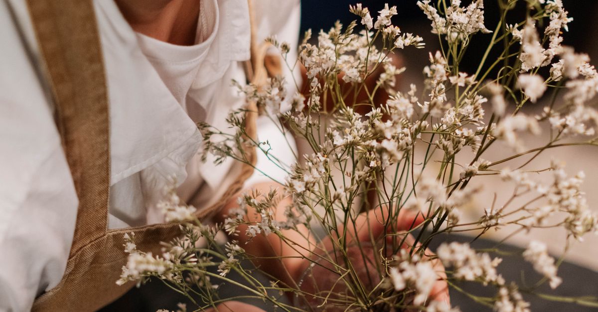 Creative Ideas for Stunning Ceremony Floral Installations