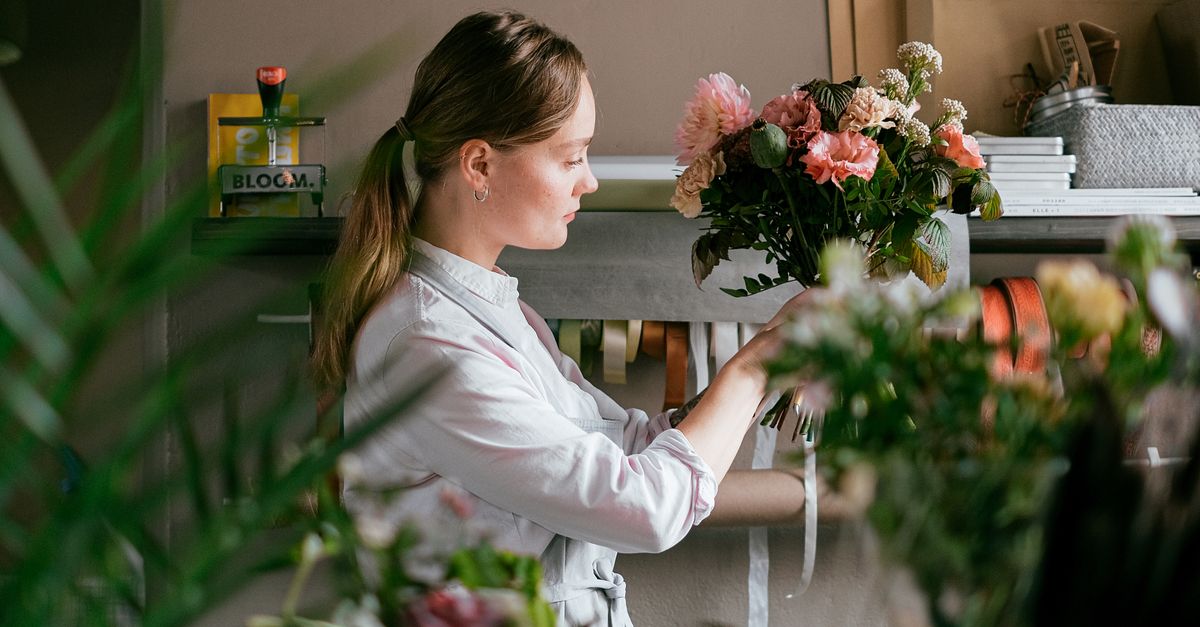 How to Create Stunning Spring Floral Arrangements