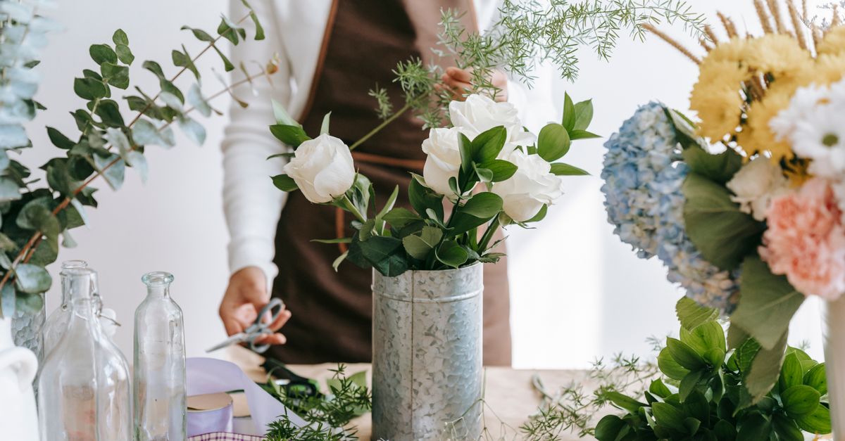 Personalising Sympathy Flower Arrangements for Unique Tributes