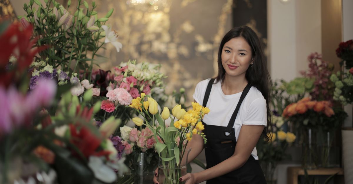 The Role of Floral Installations in Enhancing Wedding Themes