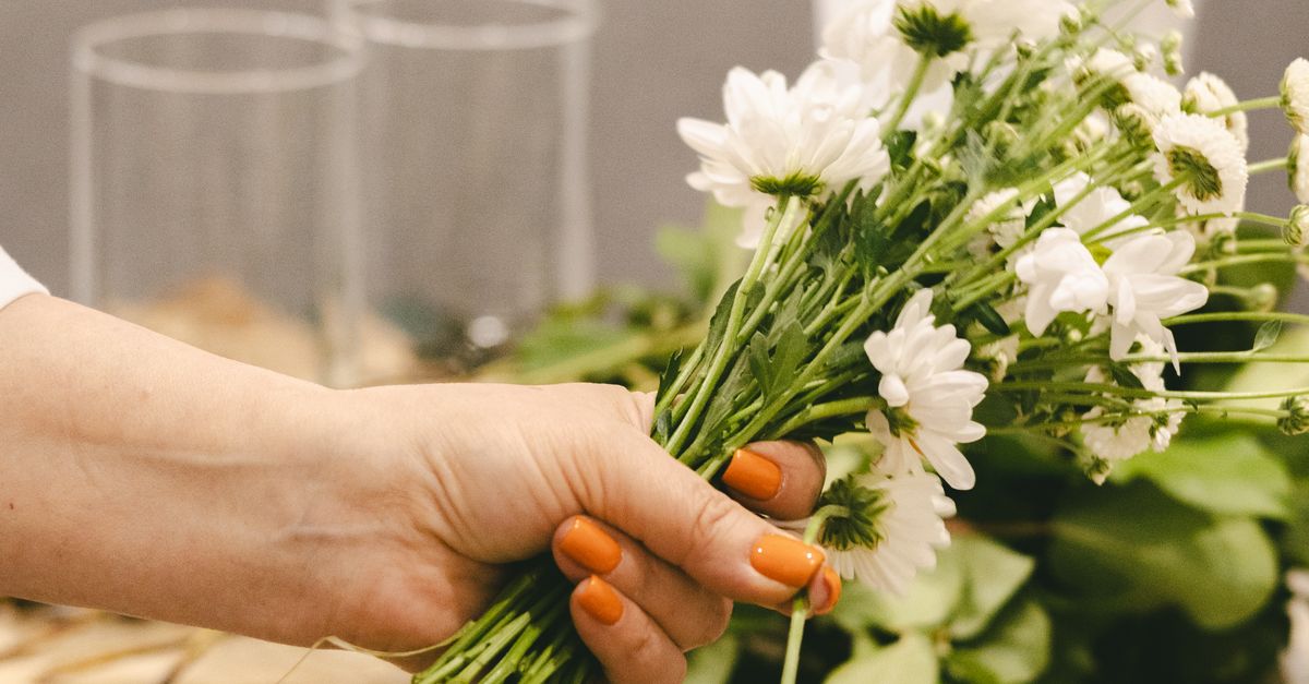 Transform Your Venue with Eye-Catching Floral Arches